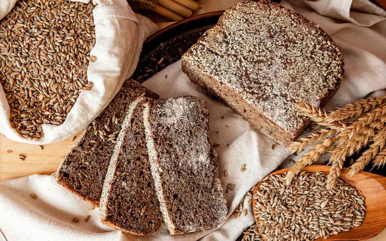 Pane di segale ogni giorno: ecco i benefici per il metabolismo Pane di segale ogni giorno: ecco i benefici per il metabolismo