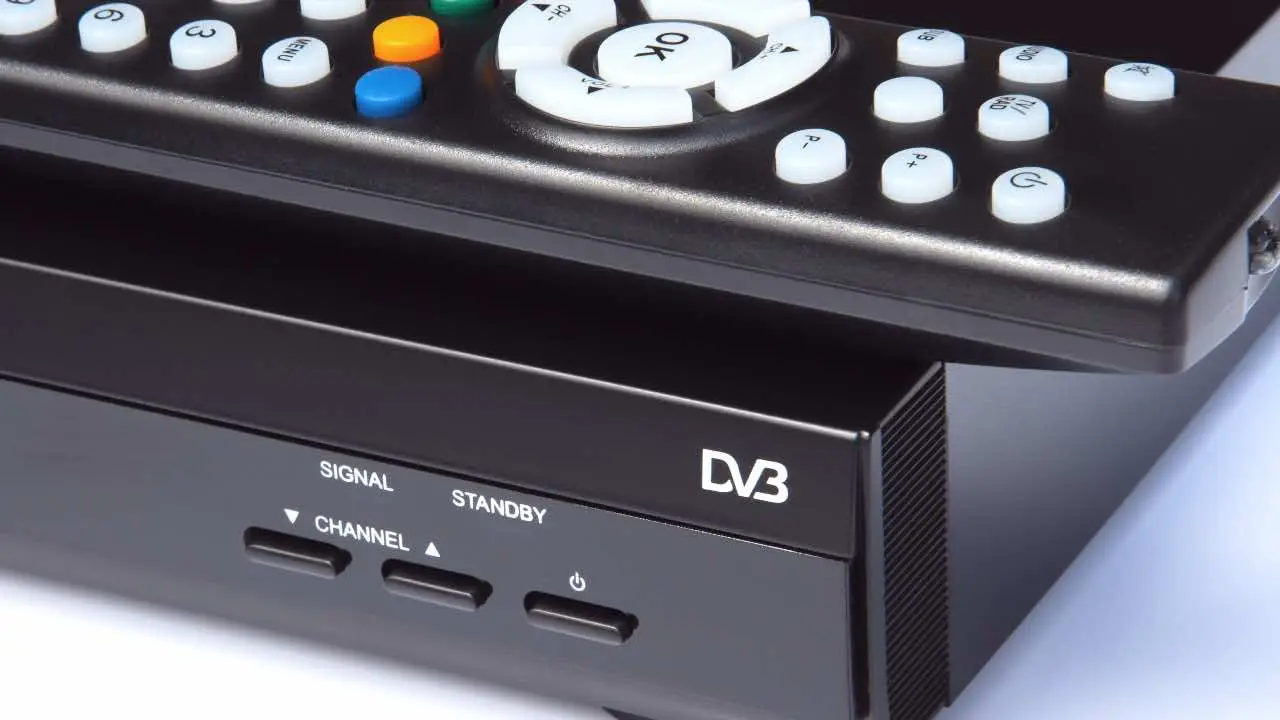 Scopri il valore attuale dei vecchi videoregistratori VHS: la lista dei modelli che valgono una fortuna nel 2025 Scopri il valore attuale dei vecchi videoregistratori VHS: la lista dei modelli che valgono una fortuna nel 2025