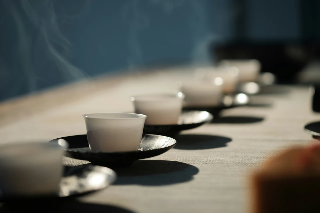 Hai trovato vecchie tazzine da caffè in porcellana? Ecco quanto possono valere oggi secondo la guida dei ceramisti italiani Hai trovato vecchie tazzine da caffè in porcellana? Ecco quanto possono valere oggi secondo la guida dei ceramisti italiani