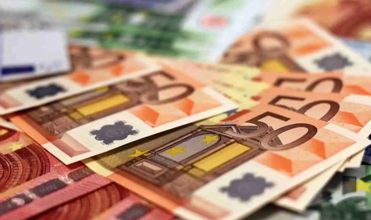 Collezioni di manifesti pubblicitari: ecco quali valgono una fortuna alle aste di giugno 2025 secondo la Federazione Antiquari Collezioni di manifesti pubblicitari: ecco quali valgono una fortuna alle aste di giugno 2025 secondo la Federazione Antiquari