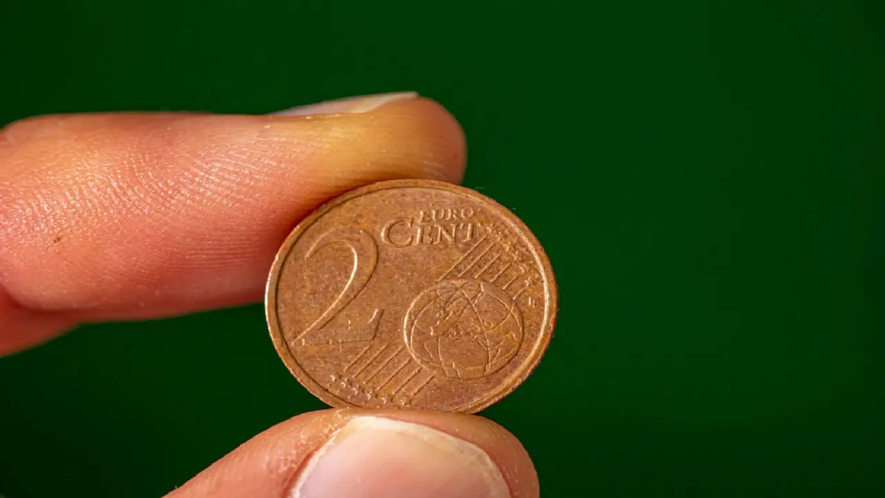 Quattro caratteristiche della moneta da 2 centesimi che ti faranno guadagnare bene: ecco quali sono Quattro caratteristiche della moneta da 2 centesimi che ti faranno guadagnare bene: ecco quali sono