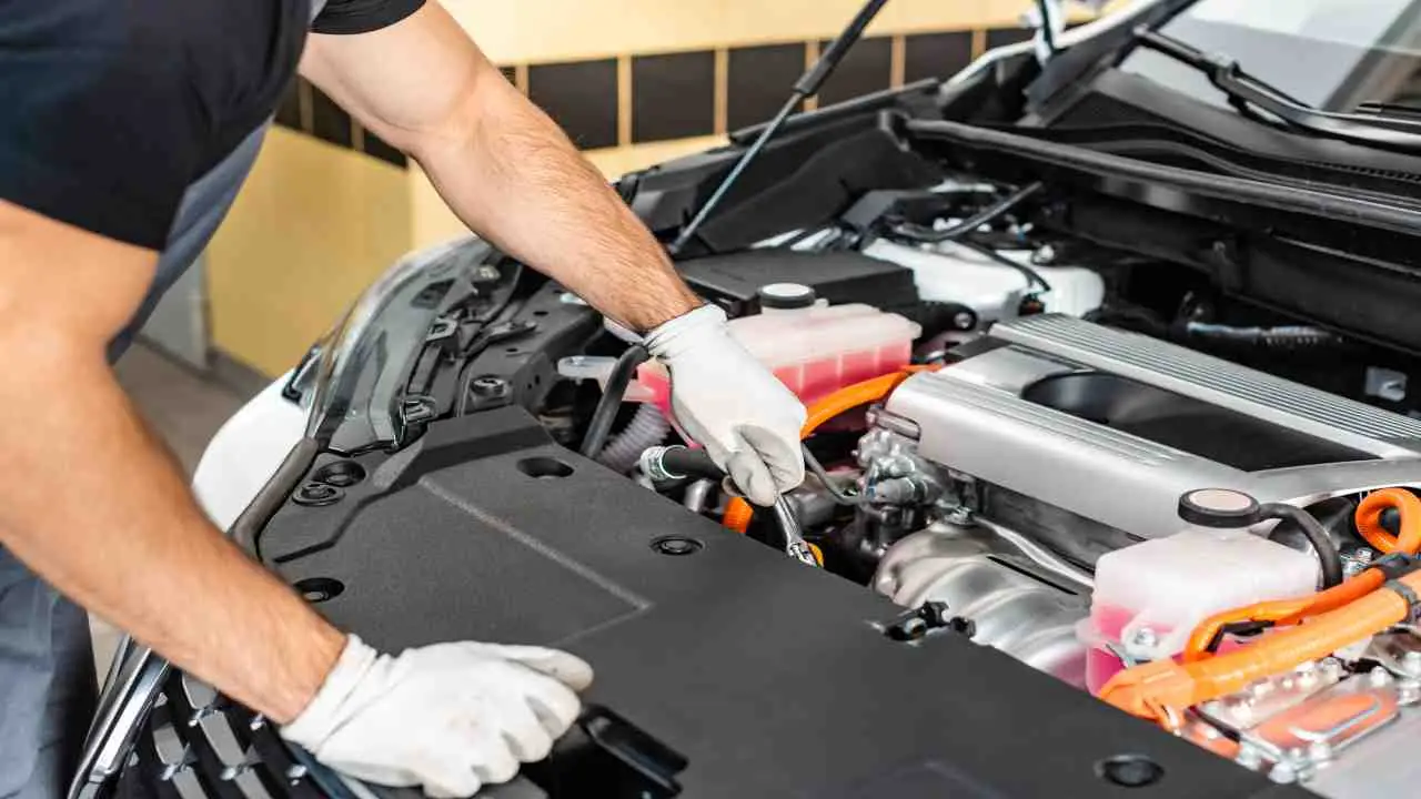 Nuove regole per la revisione auto dopo i 70 anni: cosa controlla la Motorizzazione nel 2025 Nuove regole per la revisione auto dopo i 70 anni: cosa controlla la Motorizzazione nel 2025