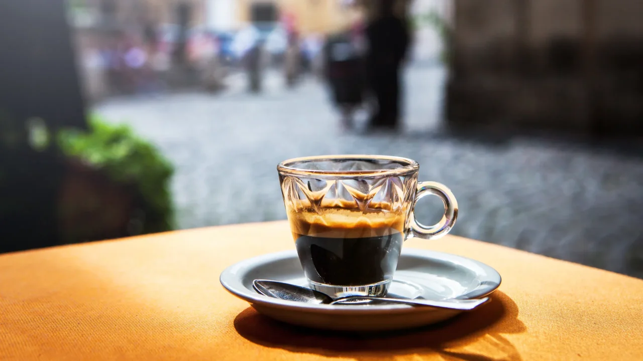 Come risparmiare sul caffè costoso: ecco il trucco degli esperti Come risparmiare sul caffè costoso: ecco il trucco degli esperti