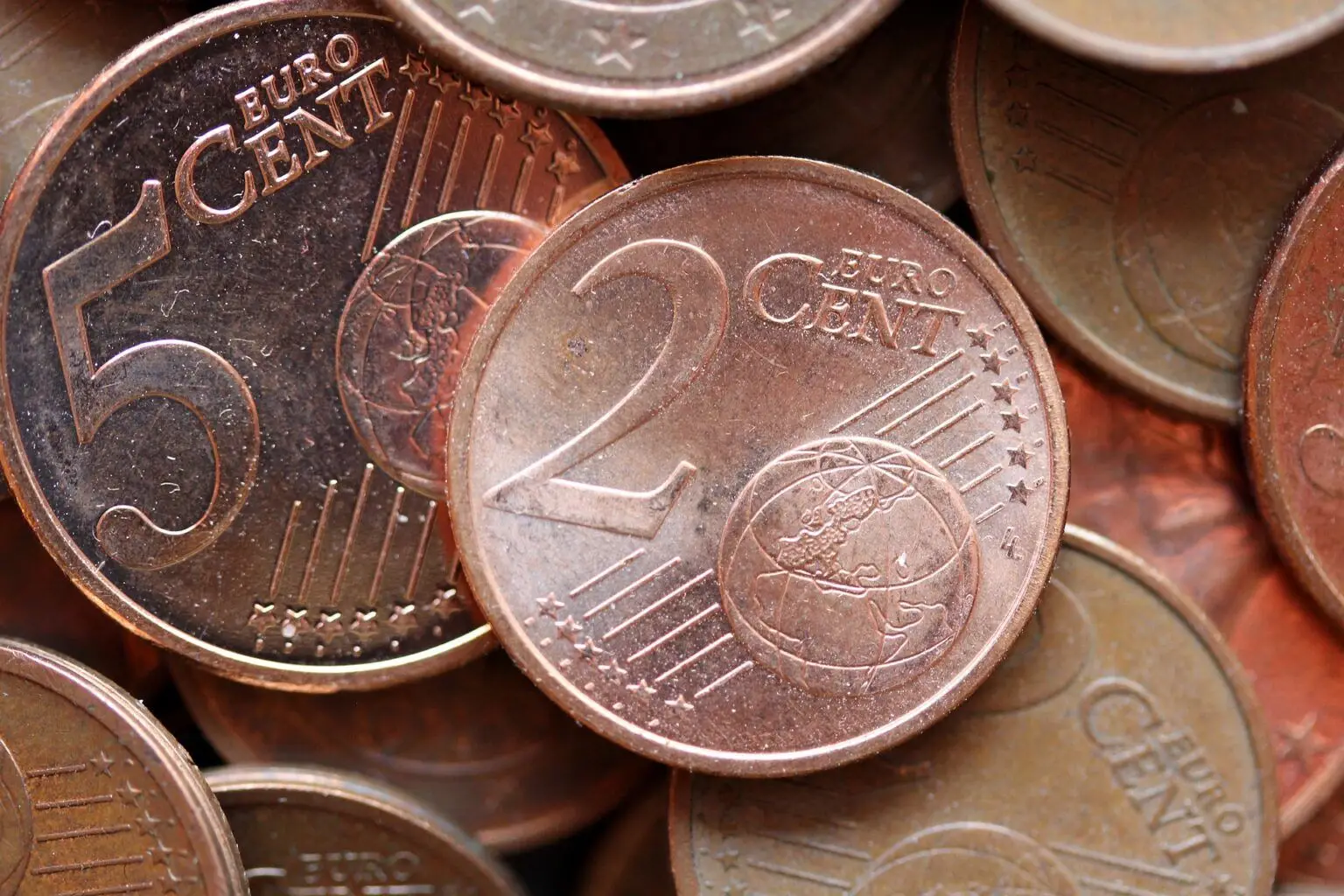 Attenzione ai due centesimi nascosti a casa: ecco quanto potrebbero valere, anche centinaia di euro Attenzione ai due centesimi nascosti a casa: ecco quanto potrebbero valere, anche centinaia di euro