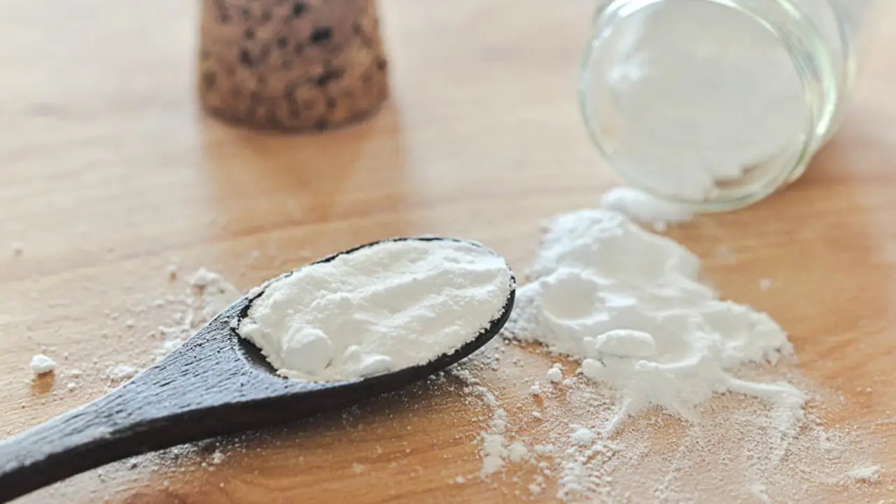 Il trucco con il bicarbonato per un orto sano e senza parassiti: lo usano i giardinieri Il trucco con il bicarbonato per un orto sano e senza parassiti: lo usano i giardinieri